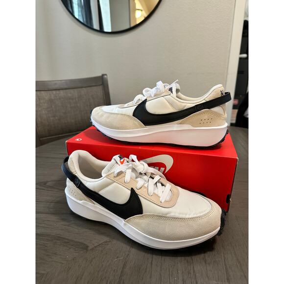 Nike Shoes - Nike Waffle Debut